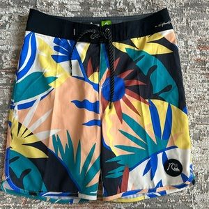 Quicksilver high-line board shorts New men’s 28